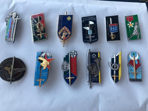 Lot 12 insignes - (4), de
