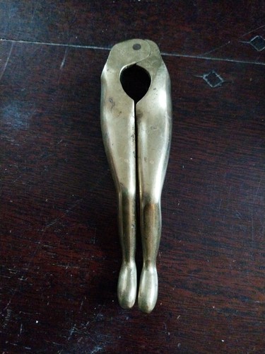 Casse noix ancien bronze - ancien,