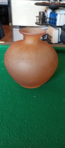 Vase pâte verre signé - de,