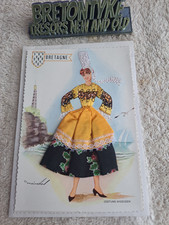 Carte postale tissus brodée Costume Bigouden. Signé Mainatal Bretagne