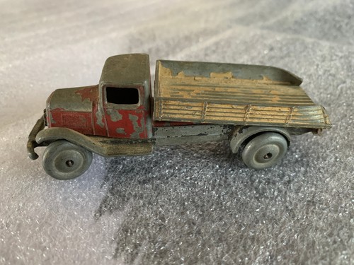 Camion rouge dinky toys par - rouge,