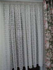 Rideau Voilage blanc Dentelle avec motif satiné pour grande baie vitrée