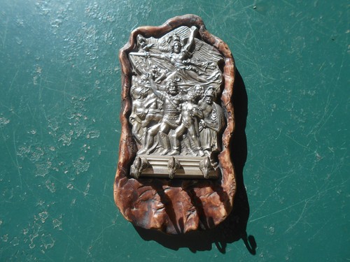 Porte clés mural - ancien, bas