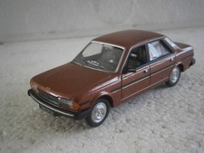 VOITURE MINIATURE PEUGEOT 305