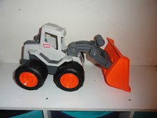 NICE LITTLE TYKES DUMP TRUCK