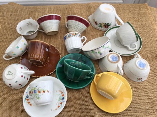 Lot tasses soucoupes - pot, à
