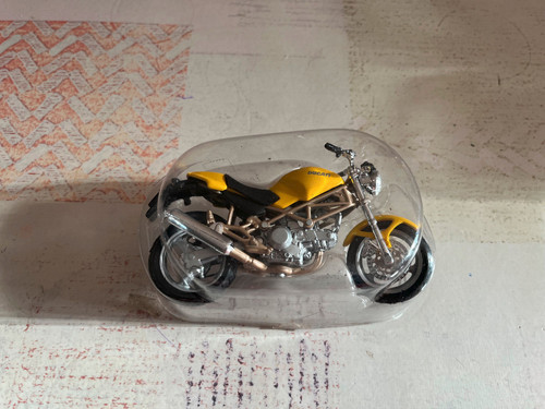 Moto miniature ducati 900 - moto,