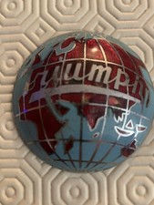 Triumph TR3, TR3A Globe Chrome & Émail Enjoliveur Centre Enjoliveur