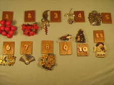 [g1A]  Lot of Misc  PINS, LAPEL PINS Cross, Christmas, Flowers