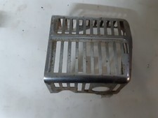 grille d echappement de moteur