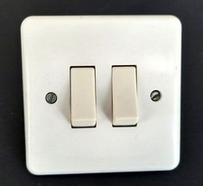 Double interrupteur va et