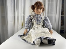 Poupée d'artiste poupée en