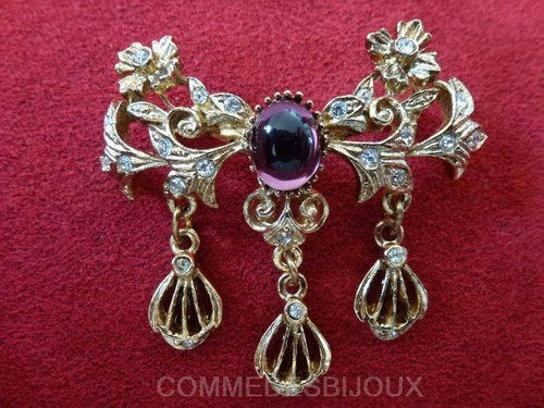 Broche néo classique n - "néo, classique"