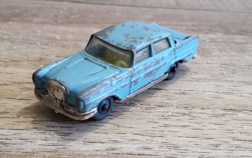 Mercedes 220 majorette - , hot