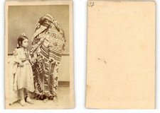 J. Garrigues, femme et enfant