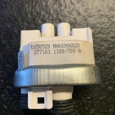 Pressostat MN06996820 pour pompe de cyclage lave-vaisselle Miele