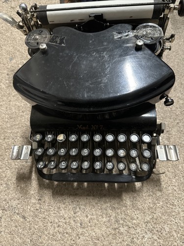Ancienne machine à - (n4),