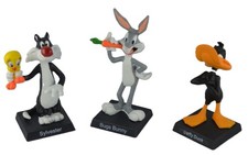 LOT DE 15 FIGURINES WARNER