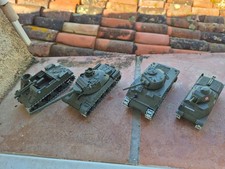 4 chars SOLIDO chenillés -TANKS -  M7 PRIEST -SOMUA S35 - AMX 30 - SHERMAN M4 A3