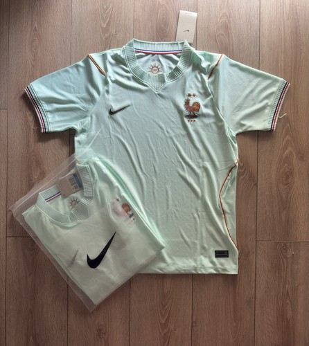 Maillot équipe de - de, l’équipe