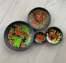 Lot 4 Assiettes bois peint