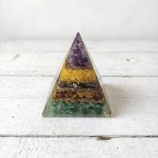 Pyramide de chakras d'orgone
