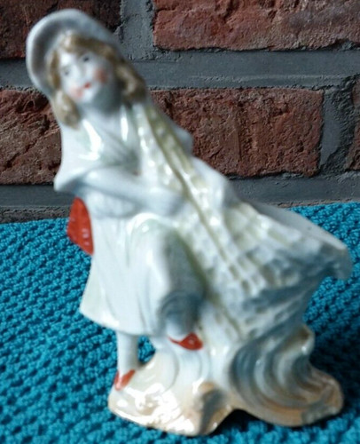 Ancienne figurine - , en