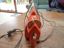 ANCIEN FER A REPASSER ENFANT JOUET CALOR METAL & PLASTIQUE - VINTAGE