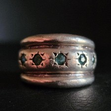 Imposante bague massive en argent massif bande centrale sertie de 5 pierres