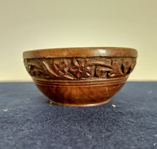 PETIT BOL EN BOIS SCULPTÉ