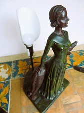 Femme au lévrier lampe des