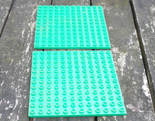 PLAQUES VERTES 97 X 97 mm POLYBRIC années 70 / 80 COMPATIBLE LEGO, TRES BON ETAT
