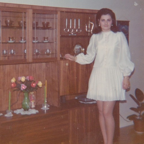 Belle jeune femme robe - belle, en