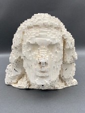 Sculpture en béton cellulaire pixellisation d'un visage d'homme 1970 M1264