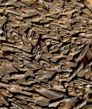 Lot de caractères à dorer police matériel de reliure dorure cuir bronze laiton >