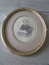 CADRE OVALE EN BOIS ET STUC