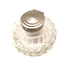 Ancien encrier en verre Moulé