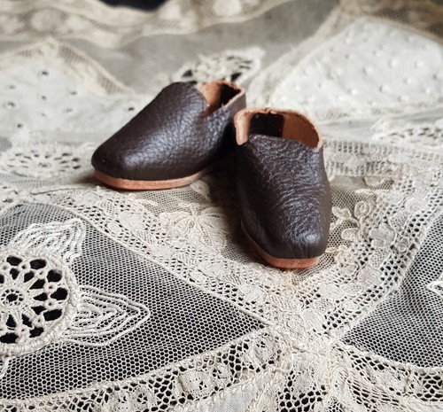 Jolies chaussures cuir - jolies, poupée