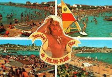 Femme seins nus à Fréjus