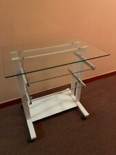 bureau informatique verre et métal sur roulettes