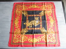 Ancien foulard carré de soie