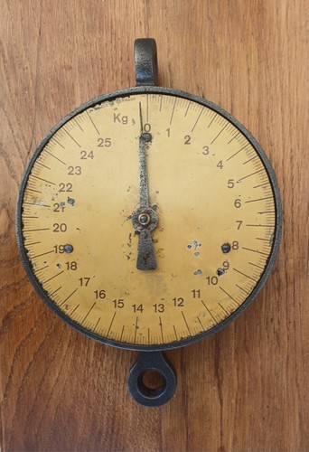 Ancien peson cadran circulaire