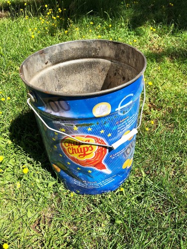 Grand seau vide - ,