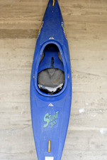 Pyhrana Stunt 300 White Water