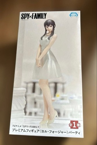 Figurine statue robe blanche