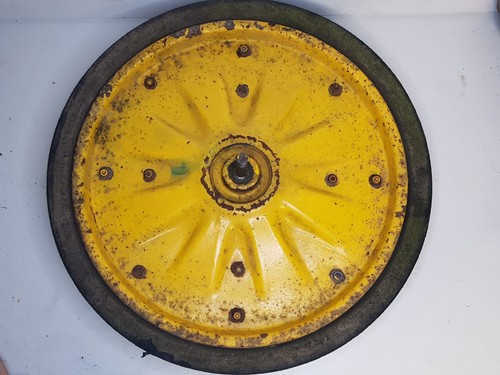 Roue arrière tondeuse - roue,