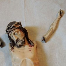 Christ en bois et plâtre peint aux petits bras, ajout ? perspective?  XVIII