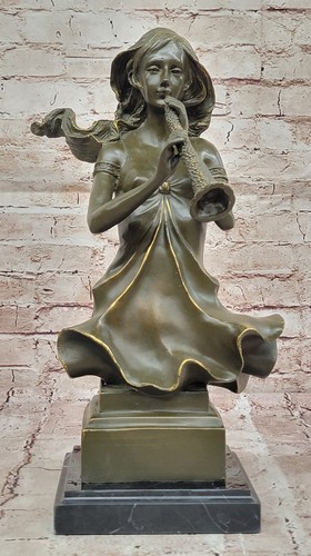 élégant femme jouer corne - femme, à