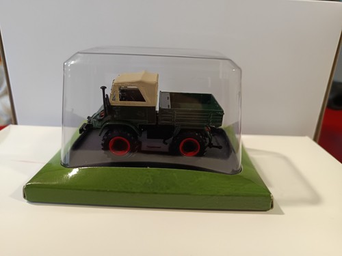 Mercedes unimog 1972 - 1/43, sous