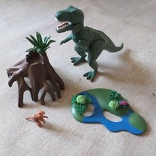 PLAYMOBIL 4171 : LE GRAND DINOSAURE TYRANNOSAURE ET SON PETIT + DECOR